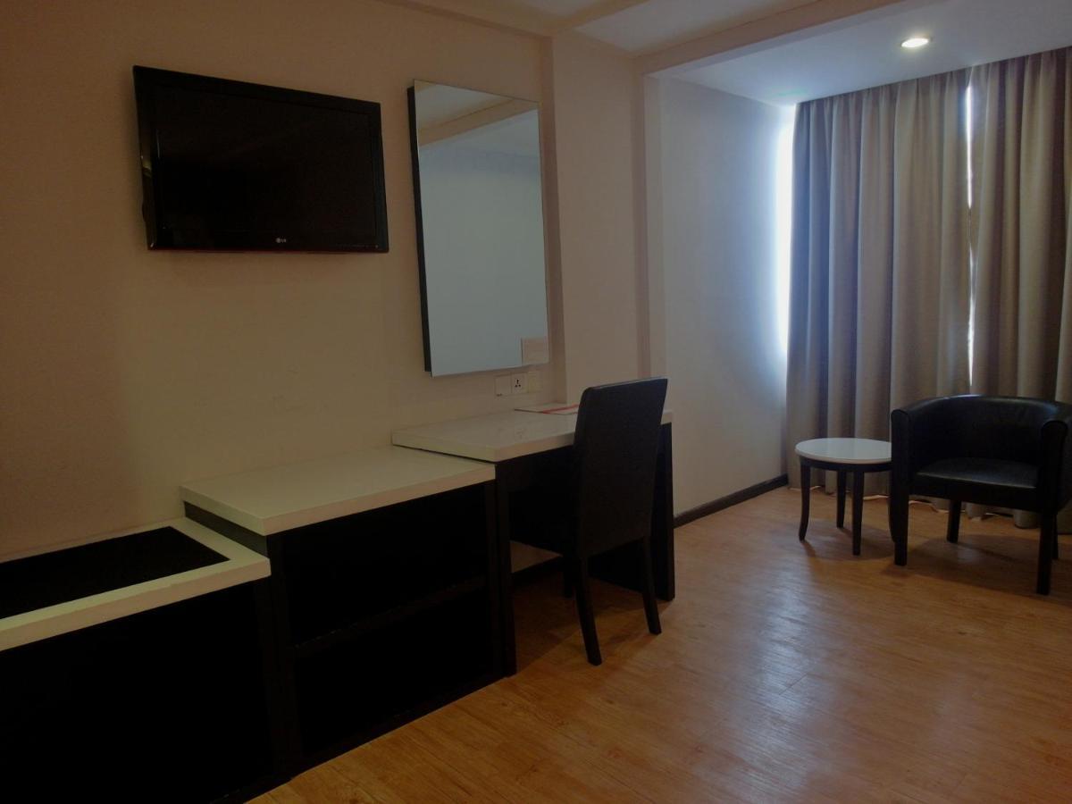 Red Rock Hotel Penang George Town Extérieur photo